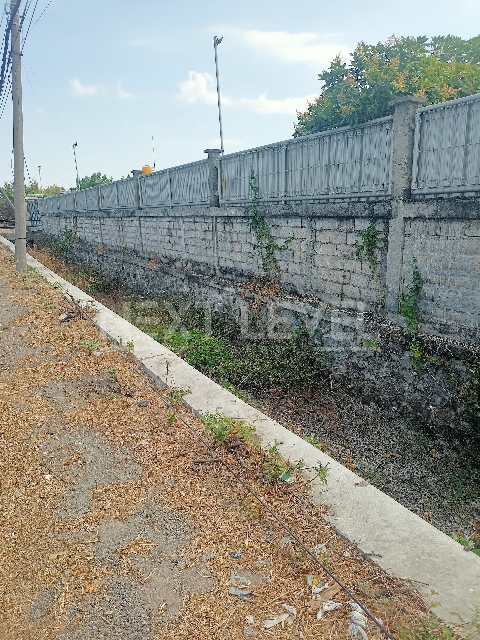 dijual tanah 0 jln raya
