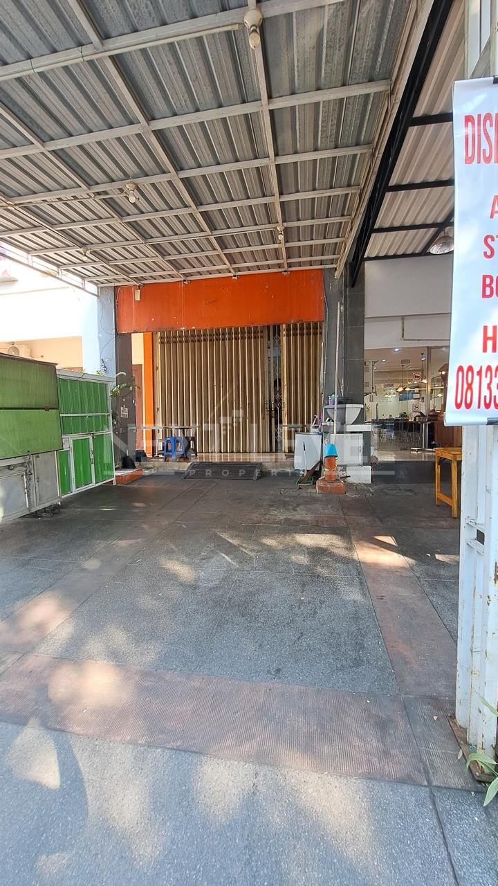 Dijual Cepat Ruko 3 Lantai Di jalan Utama G- Walk Citraland Surabaya 