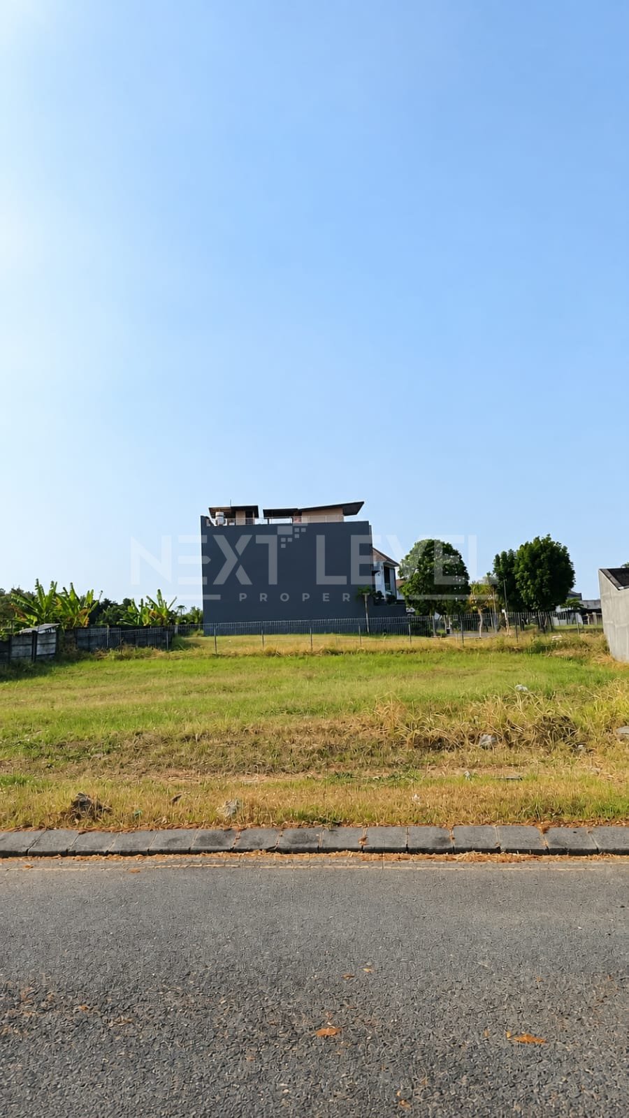 Dijual tanah di raya waterfront Citraland Surabaya barat