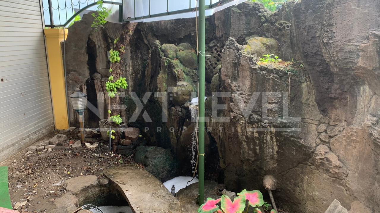 Dijual/disewakan rumah di Kebraon indah permai Surabaya selatan 