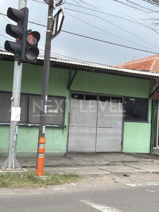 Disewakan Tempat Usaha cocok untuk usaha makanan, warung di Raya Jeruk, Surabaya Barat