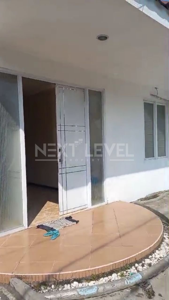 Dijual Rumah Babatan Pratama Wiyung Srategis Siap Huni