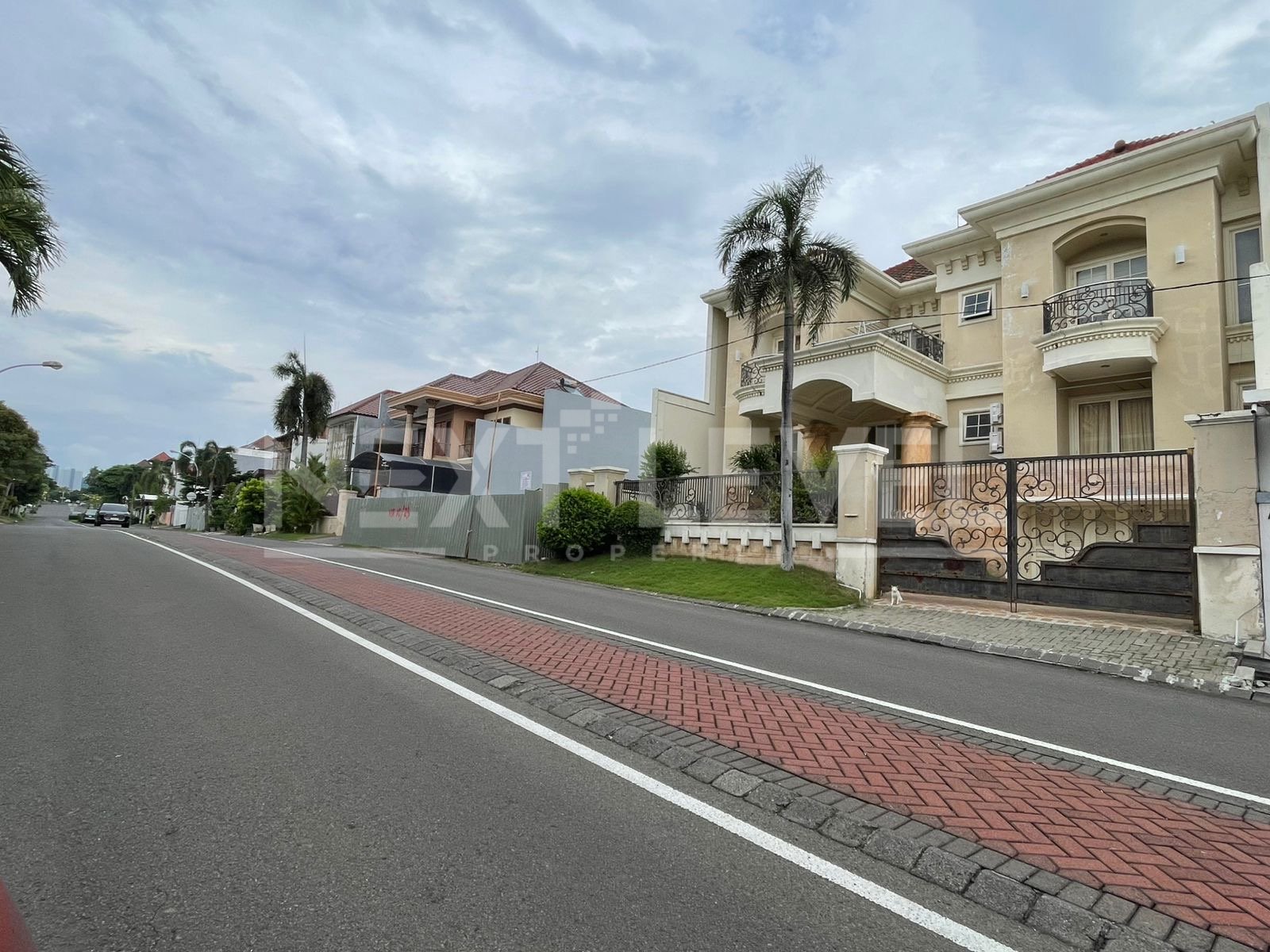 Rumah Vila Sentra Raya Citraland