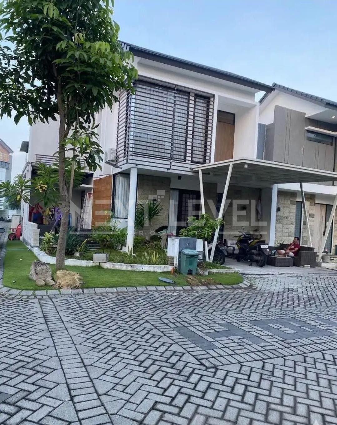 BU DIJUAL RUMAH POJOK RENOV & FULL FURNIS