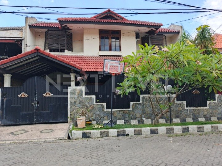 Jual rumah di  prapen indah 