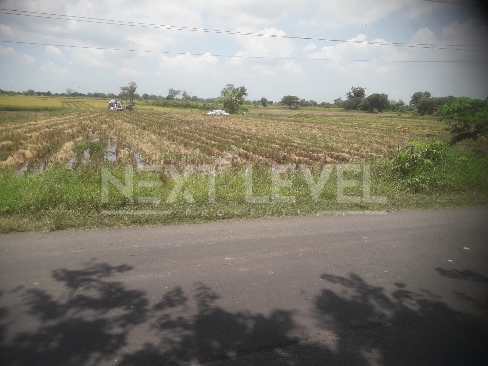 Tanah Strategis Pinggir Jalan Raya Siap Bangun – Cocok untuk Investasi & Usaha, Harga Nego