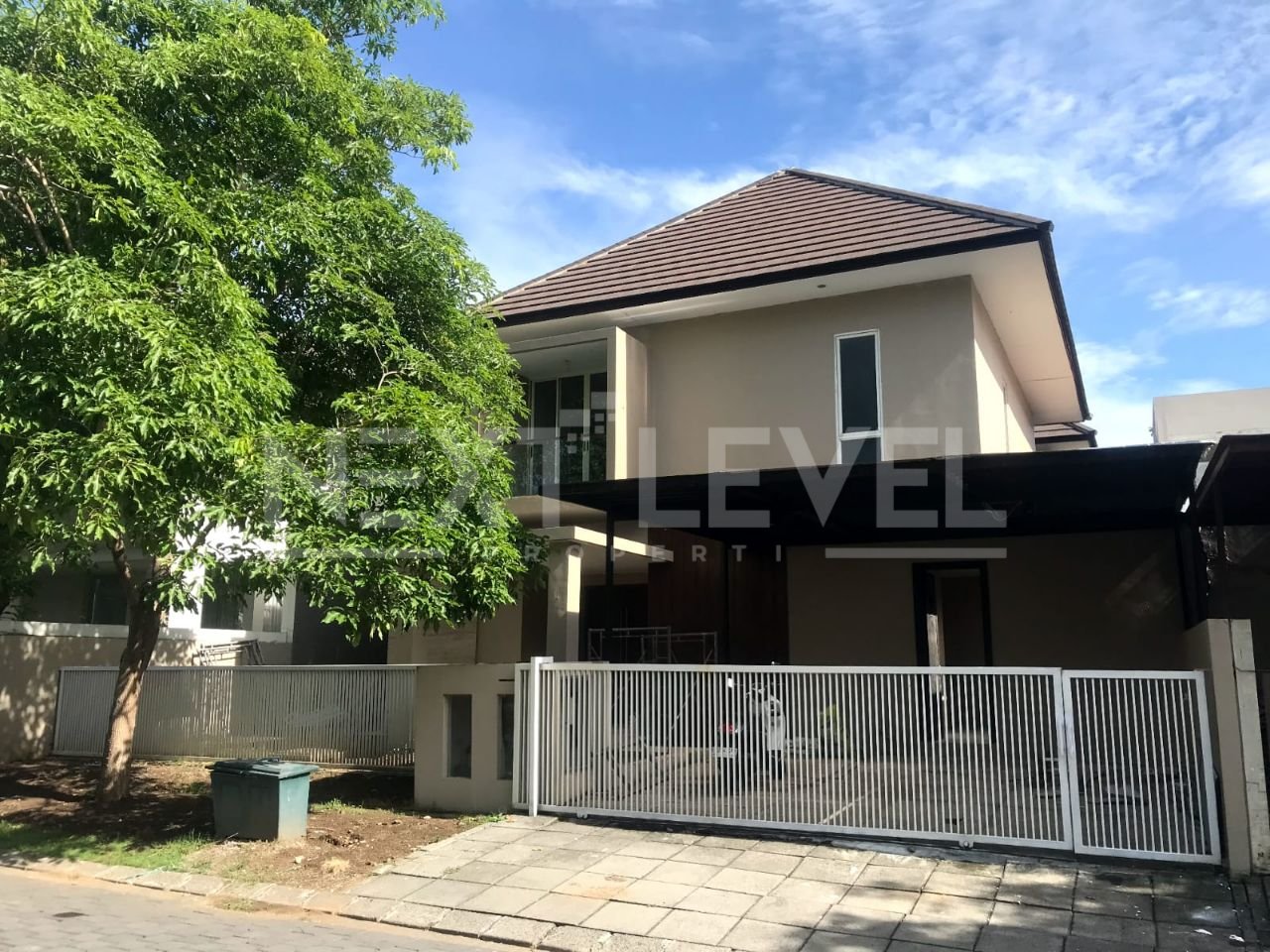 Dijual Rumah Graha Natura Mewah Strategis  Siap Huni