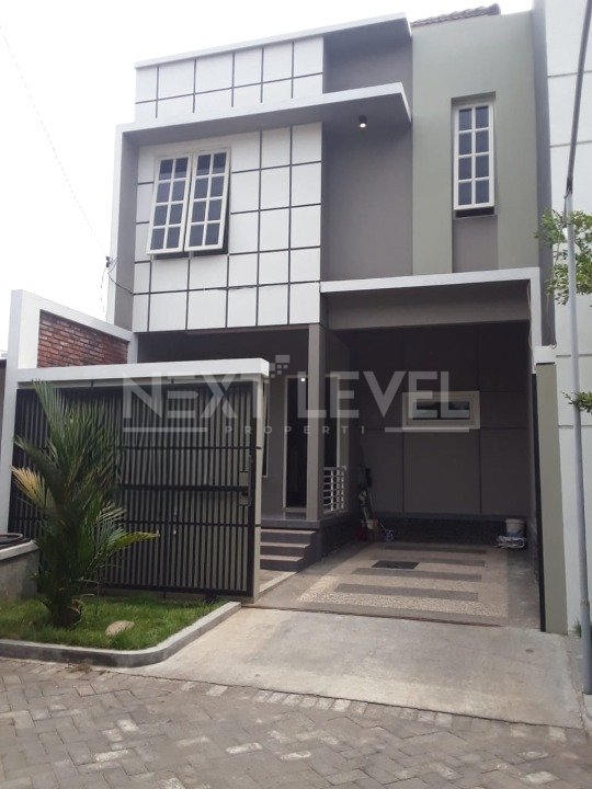 Jual rumah di tenggilis utara 