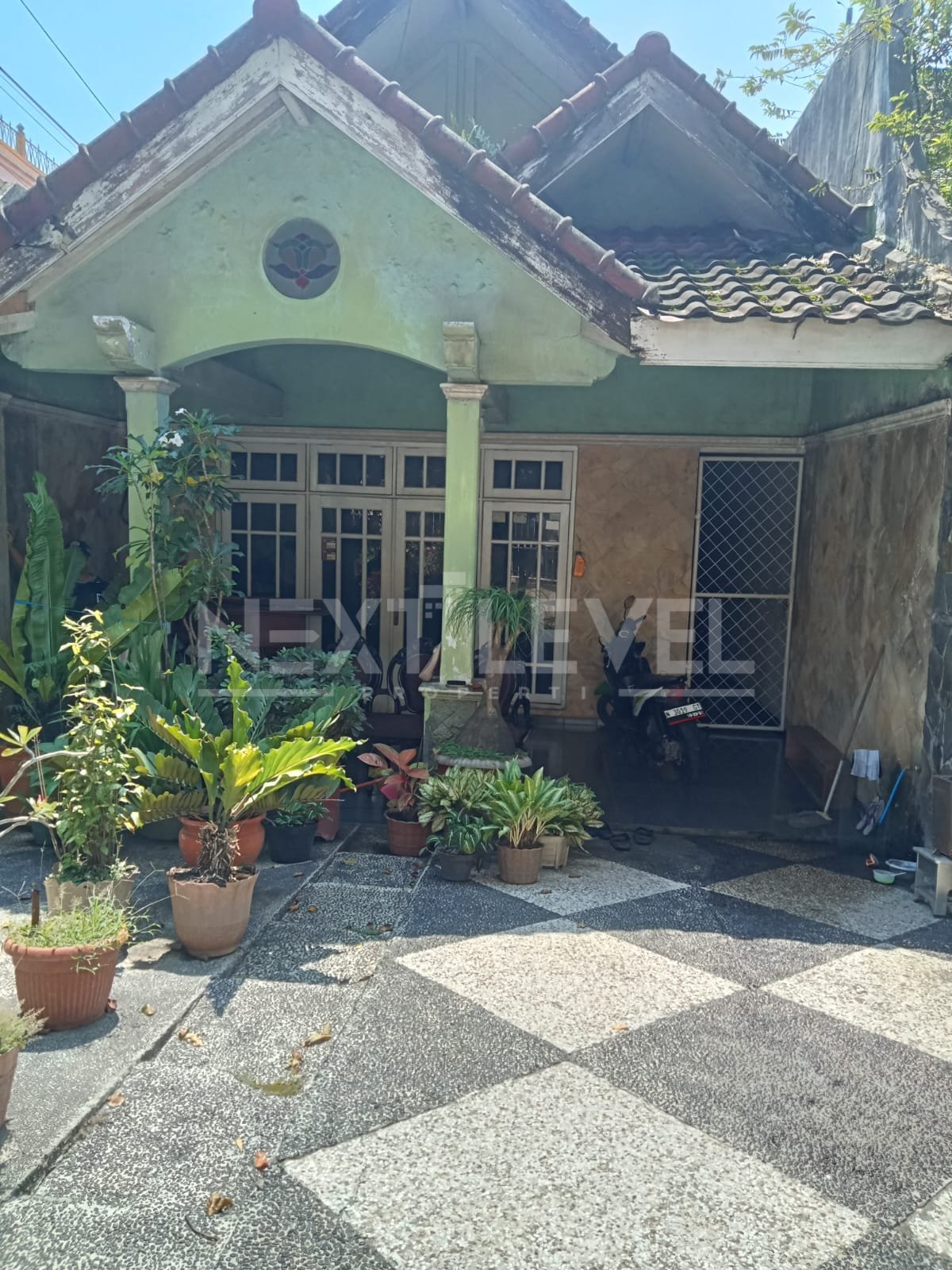 RUMAH 2 LANTAI STRATEGIS– LUAS & NYAMAN DI JALAN LAKSDA ADI SUCIPTO MALANG.NLMLG00006