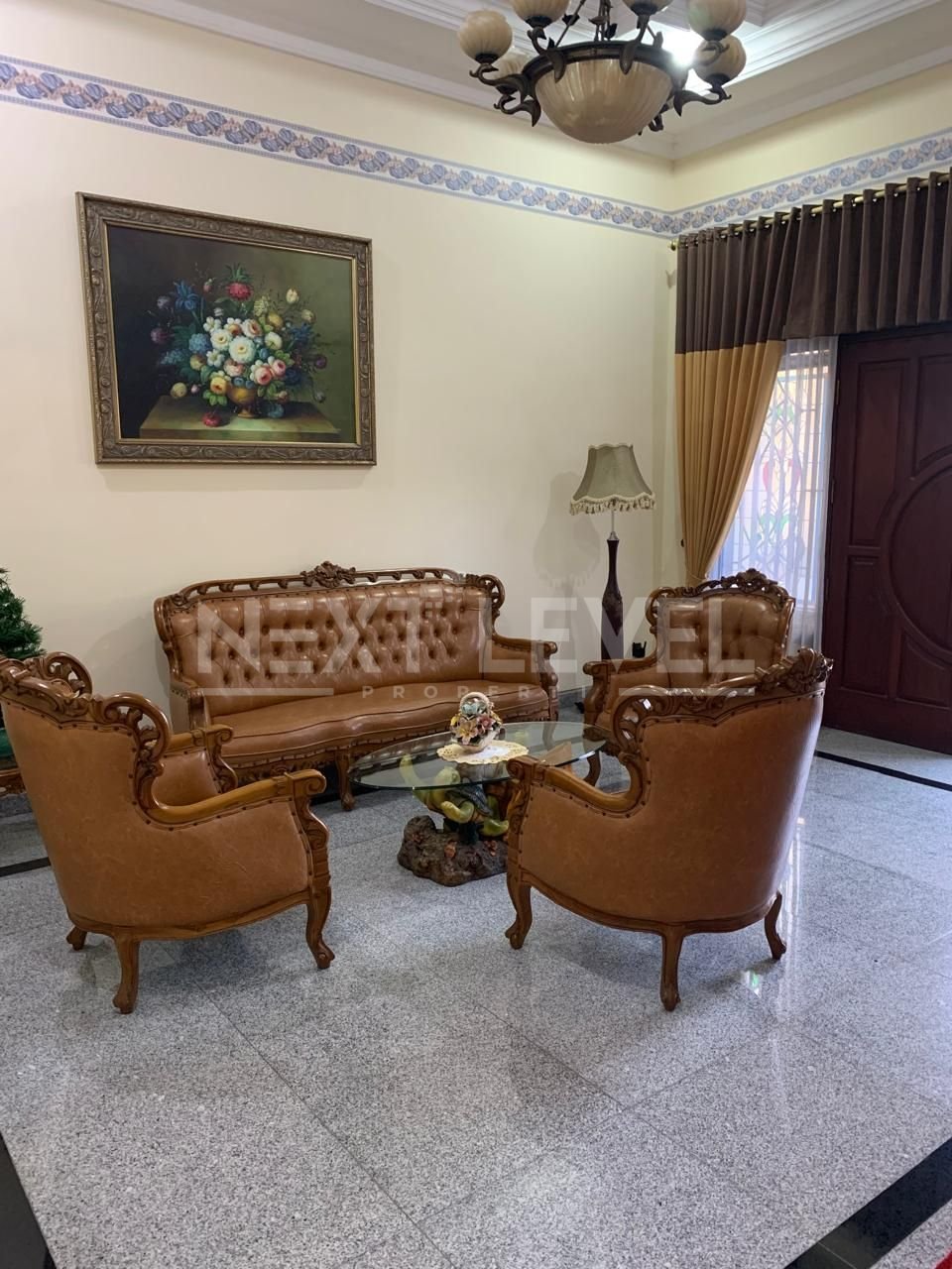 Dijual  Rumah Mewah Cantik Elegant Pakuwon City Strategis Siap Huni 