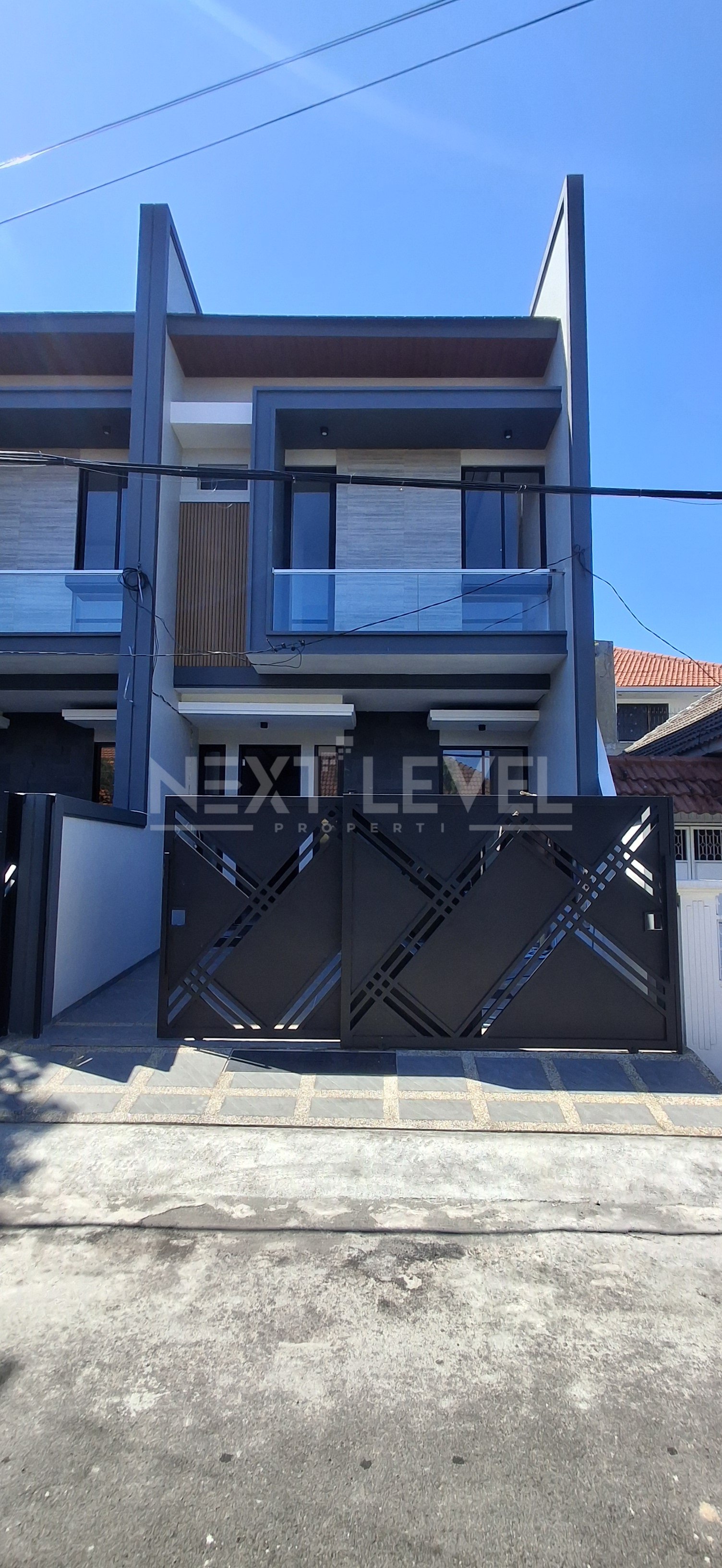 Rumah Baru Minimalis Modern Manyar Tirtoyoso dekat beberapa Kampus dan Mall