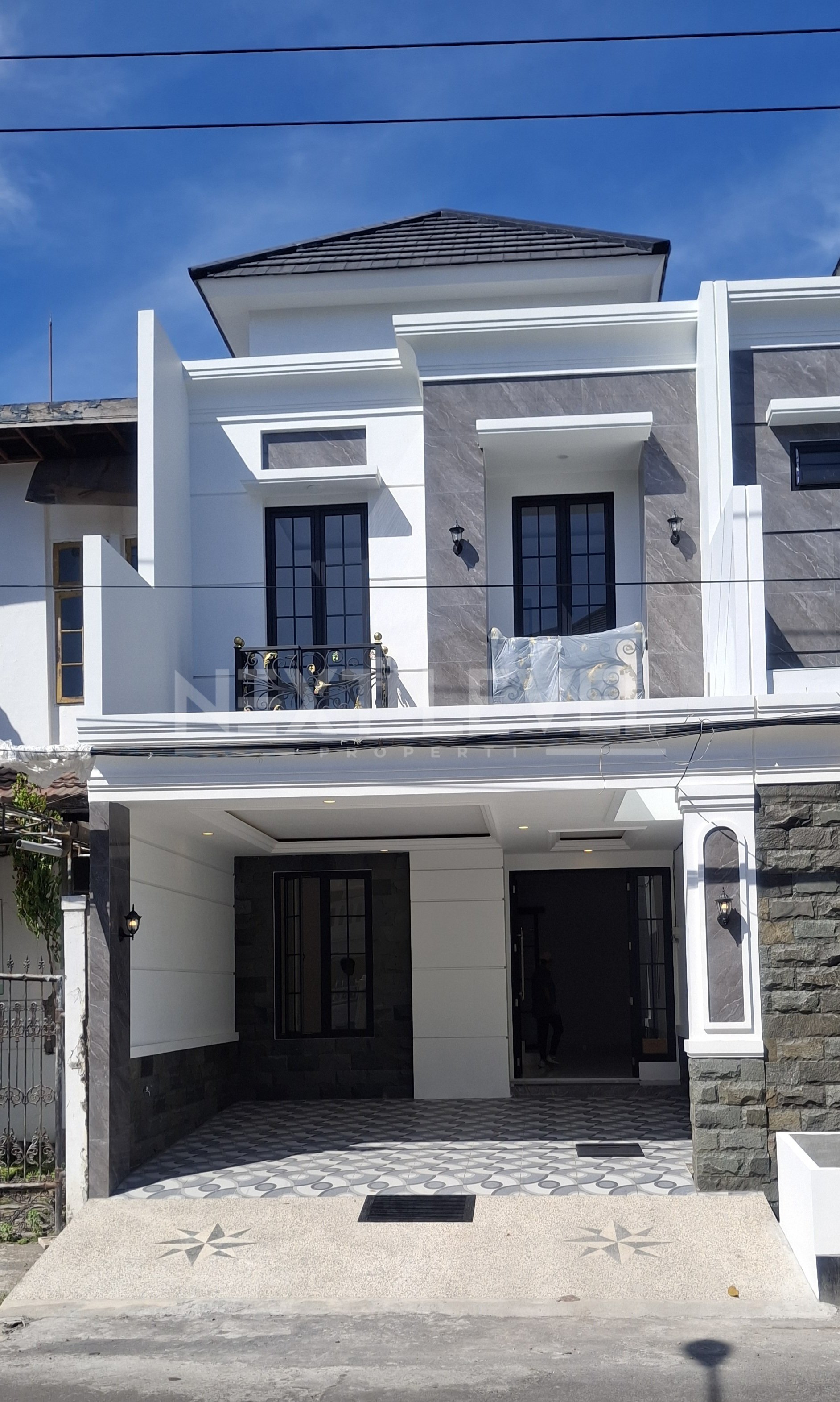 Rumah 2M an American Style Area Prestisius Kertajaya Indah dekat Mall