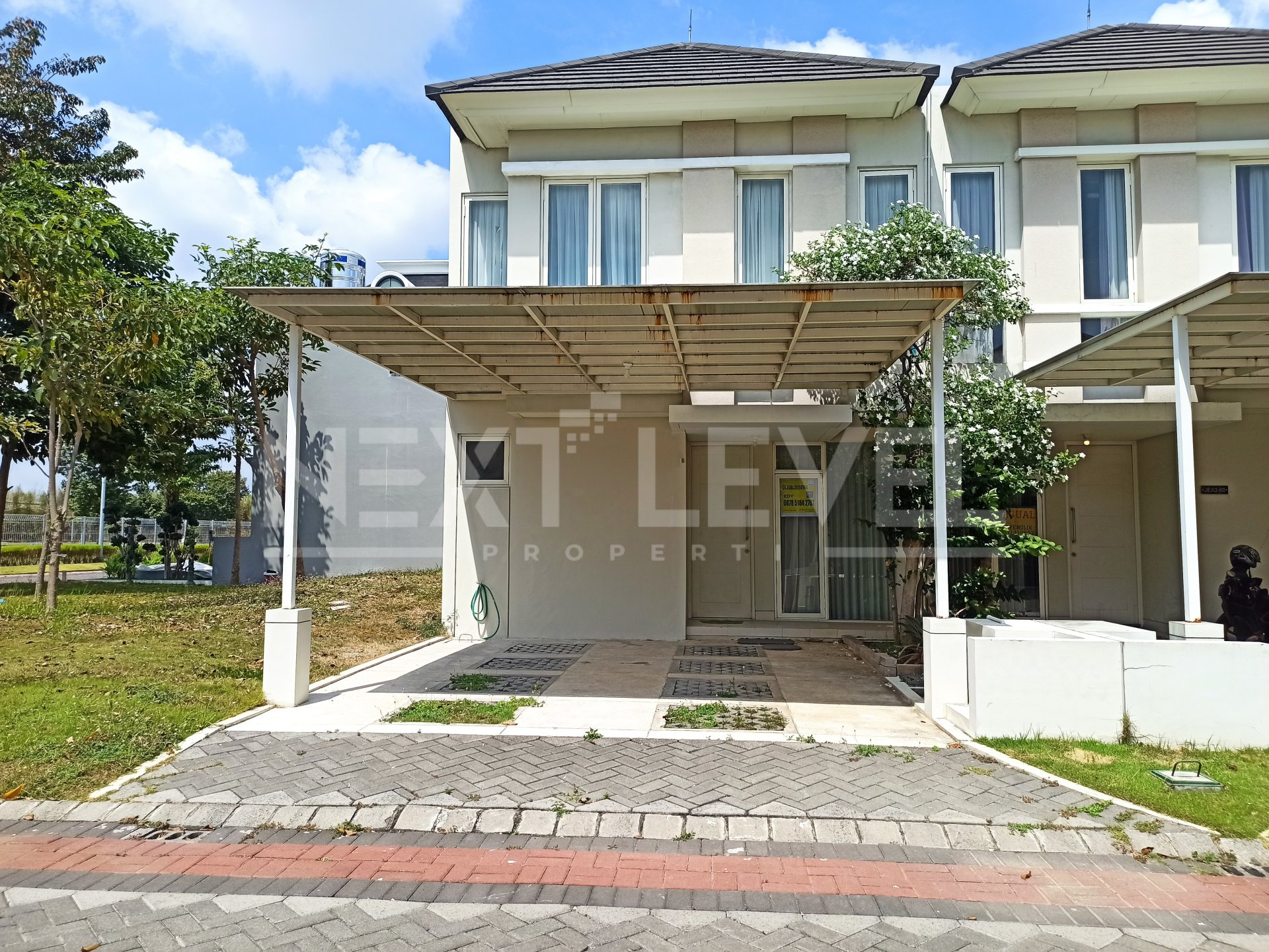 Rumah Nyaman Lingkungan Elite Grand Pakuwon