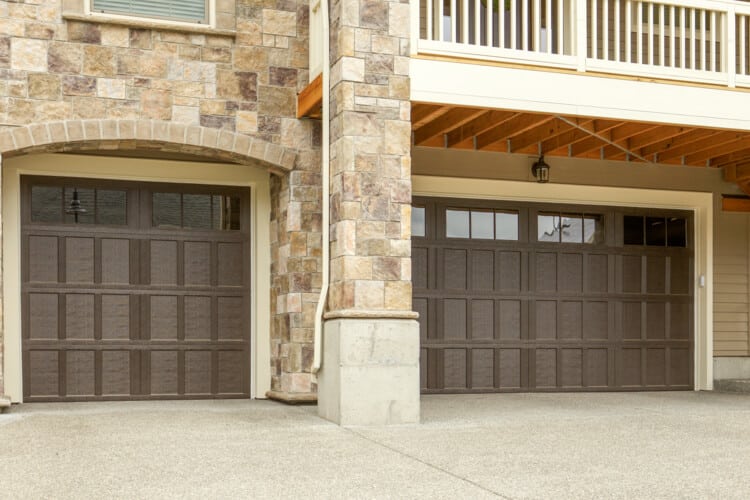 Carriage House Style Garage Doors thumbnail 5