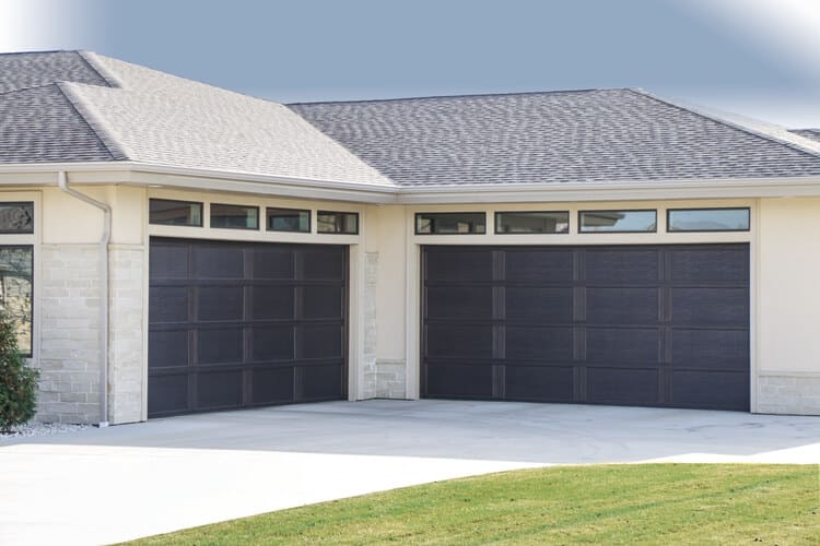 Carriage House Style Garage Doors thumbnail 4