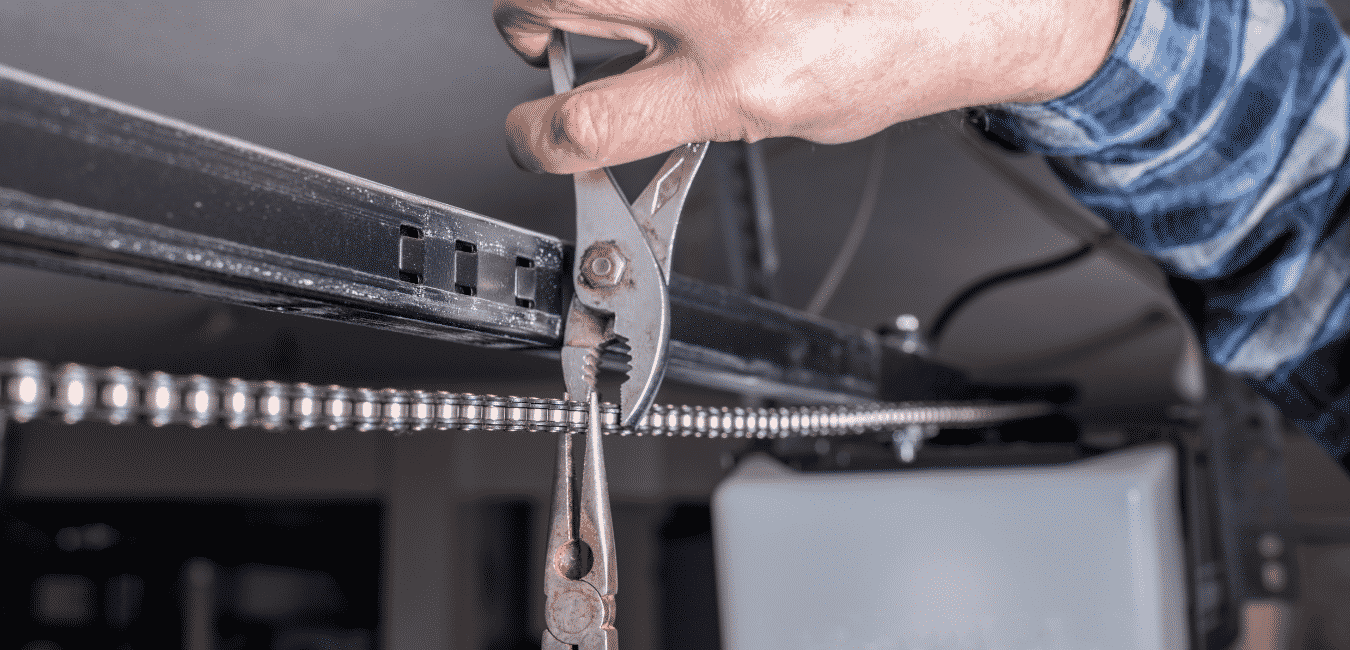 How Much Should It Cost To Repair a Garage Door?