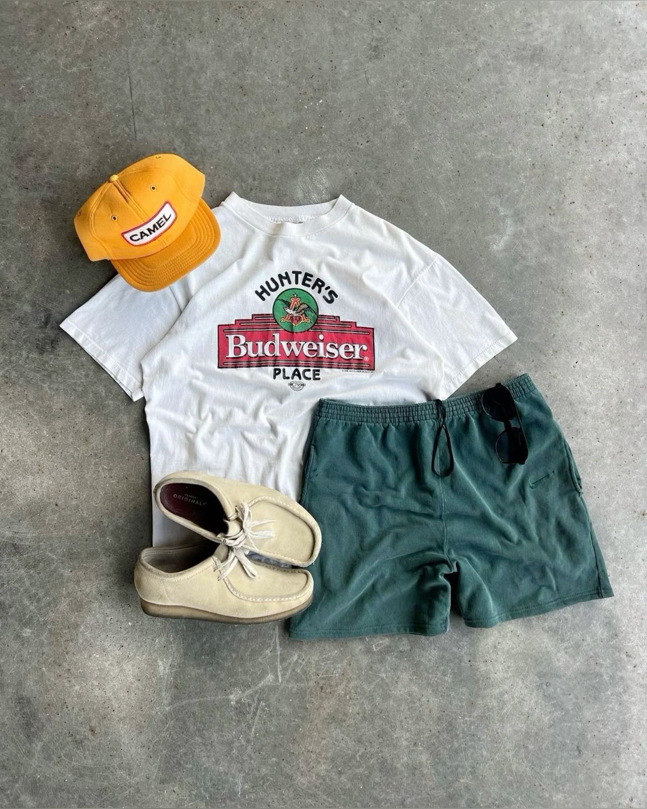 Vintage 90s white Budweiser “H …