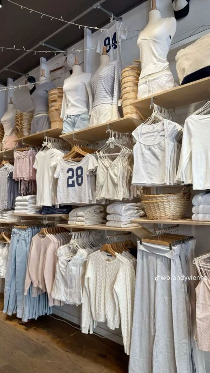Brandy Melville Shopping, Aesthetic  &hellip;