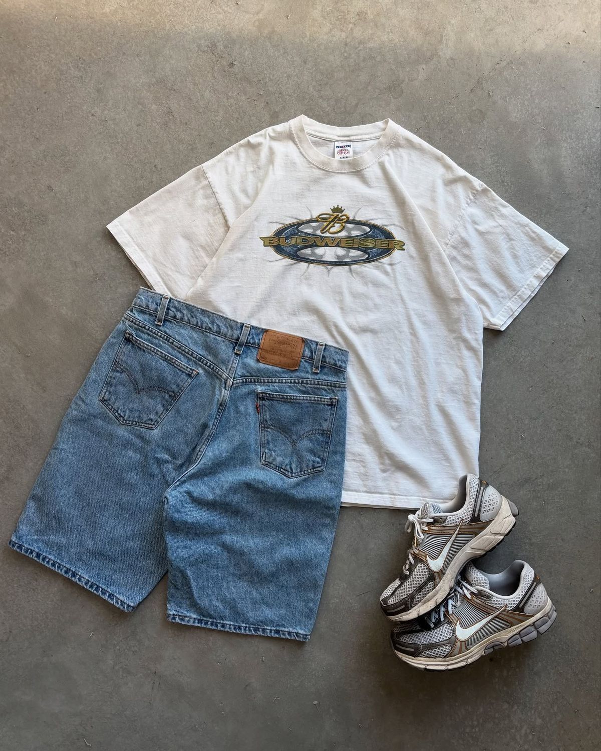 Vintage White Budweiser Promo T-shir &hellip;