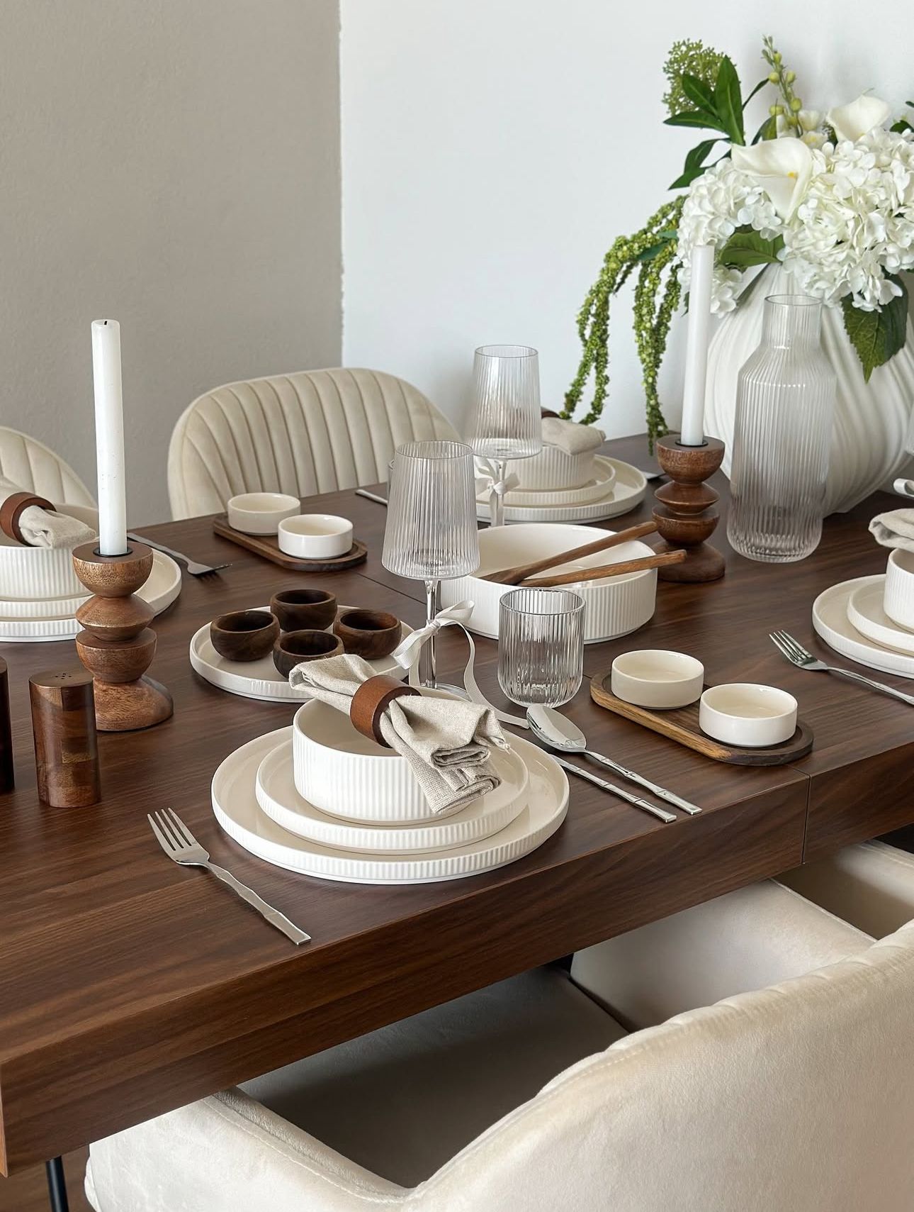 Wood Dining Room Decor and Organization Inspiration
