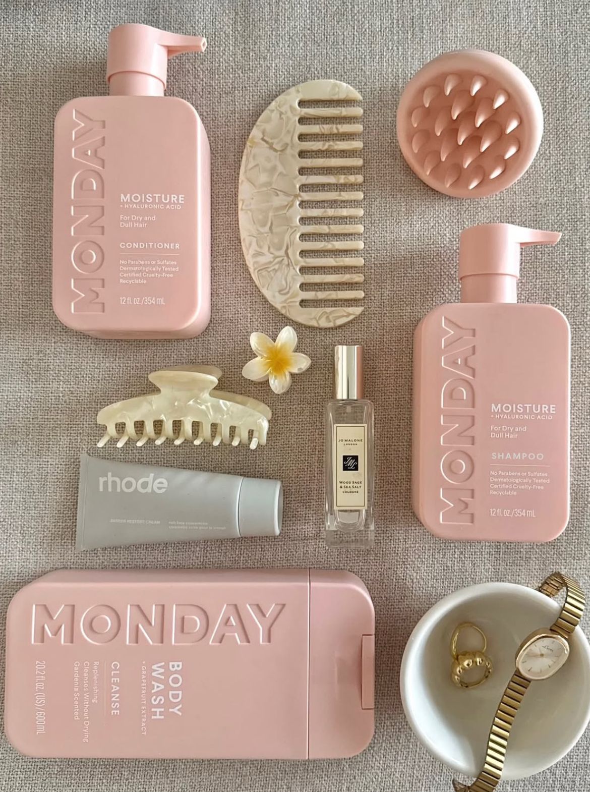 Cute Skin Care Products, Girl Must Haves Products, Plastics Aesthetic, Good Products, Clean Girl Stuff, Clean Girl Products, Clean Girl Things To Buy