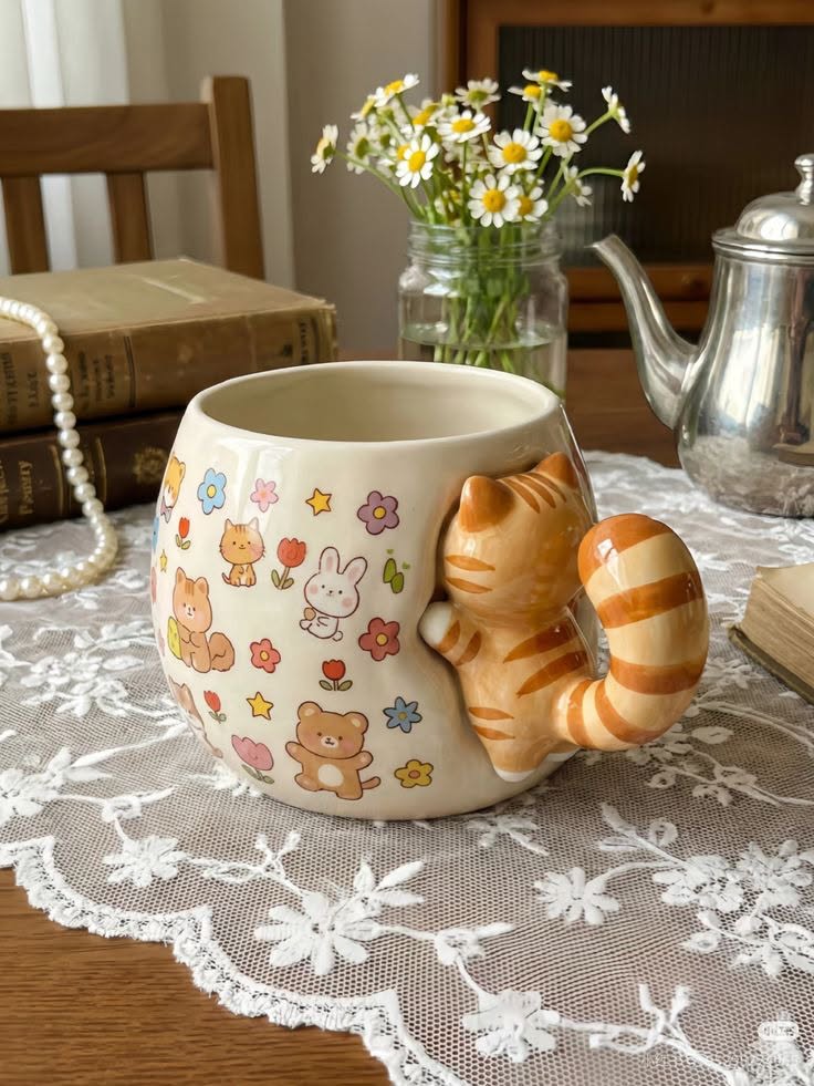 Cute Coffee Cup, Coffee Cup Ideas, Mug Ideas Pottery, Crockery Design, Pretty Mugs, Clay Diy Projects