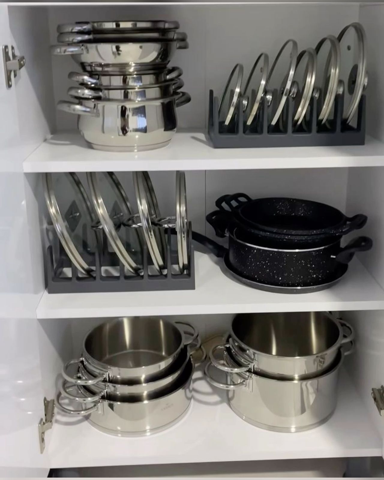 Desain Pantry, Apartment Decorating Living, House Organisation, First Apartment Decorating, Kitchen Organisation, Apartment Living Room Design, Kitchen Accessories Décor