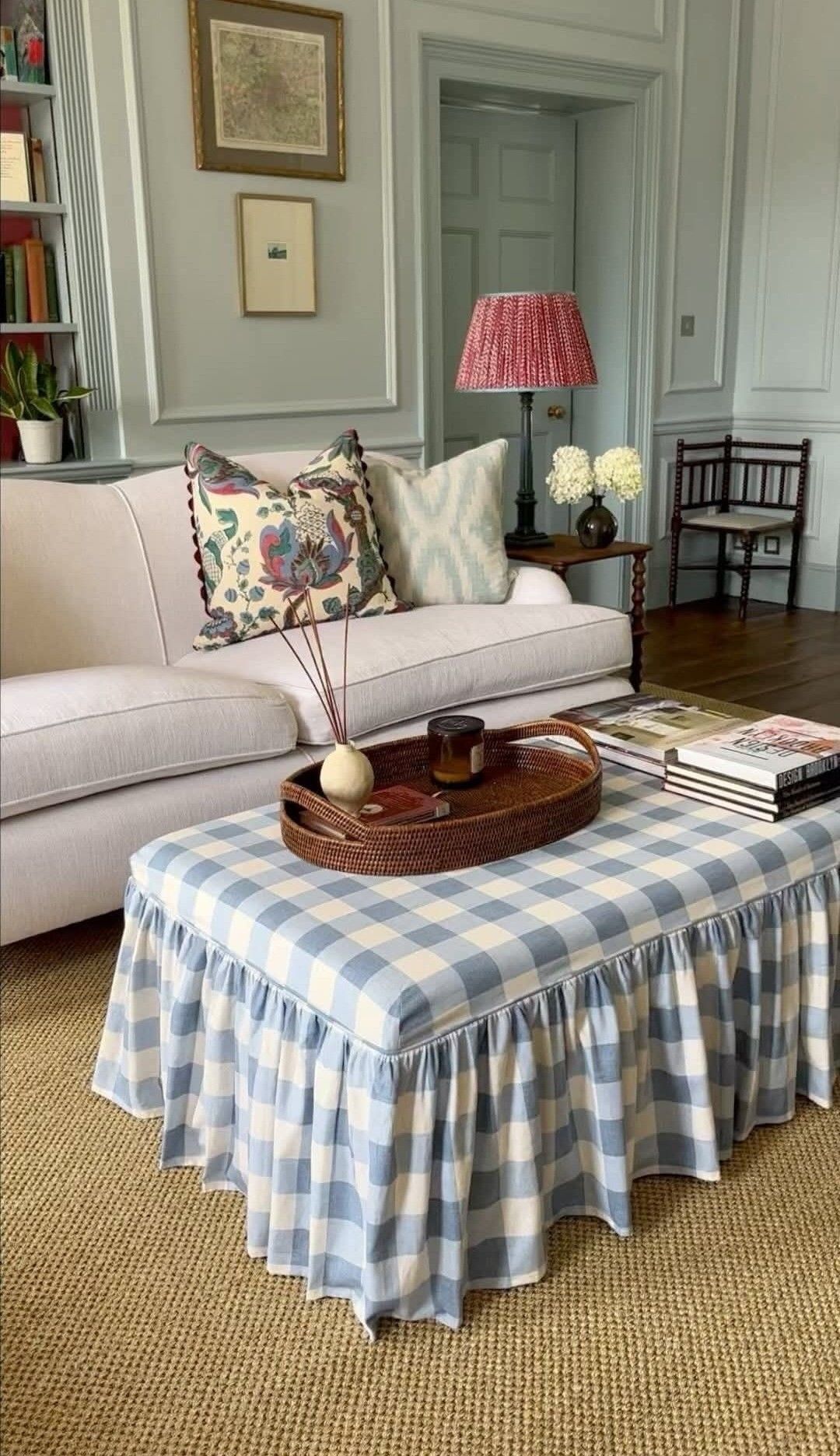 Natural Pelmet Decor, Upholstery Ideas, Cozy Curtains Living Room, Curtain Inspiration Living Room, Paidge Sofa, Gingham Living Room, Gingham Sofa Living Room, Antique Pelmets, Cottage Ottoman
