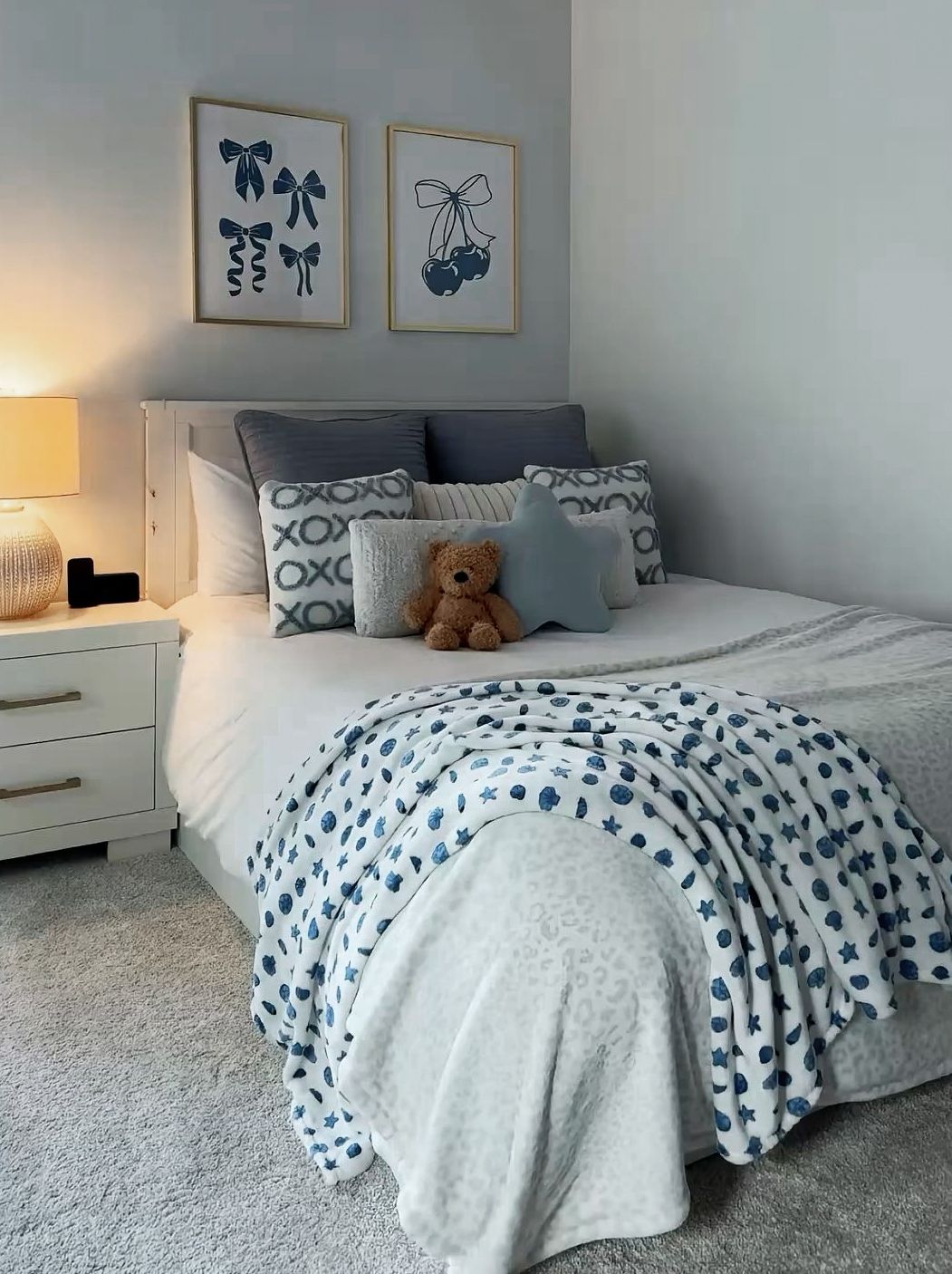 Bedroom Inspirations Coastal, Bedding For Teens, Aesthetic Light Blue Room, Room Decor Blue Walls, White And Blue Room Ideas