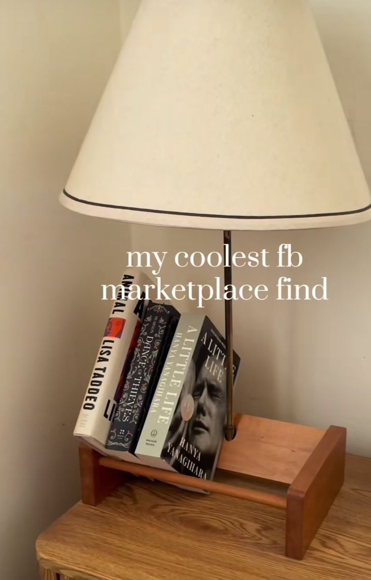 Book Holder Vintage Lamp, Lamp Book Holder, Book Holder Ideas, Book Holder Shelf, Lamp On Books, End Table Decor Ideas, Table With Built In Lamp