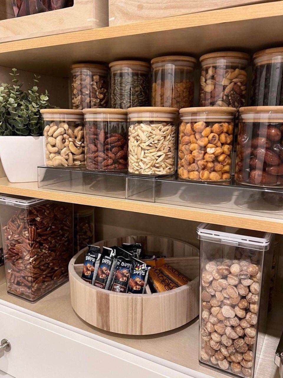 Organization Snacks, Nut Organization, Food Organisation, Organic Spice Jars Display, Snacks Organization, Nut Jars For Pantry, Kitchen Pantry Organisation