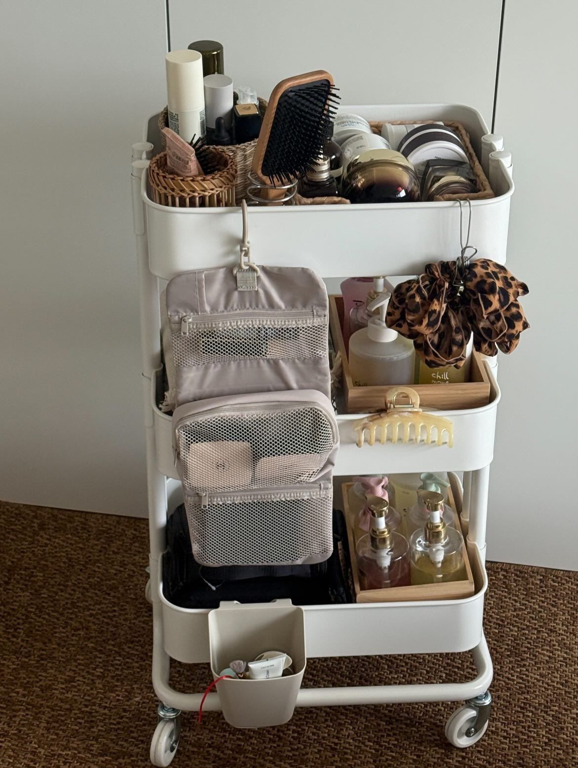 Rolling Organizer, Bedroom Decor Organization, Storage Ideas For Small Room, Organization Ideas For Dorm, Room Decor Storage