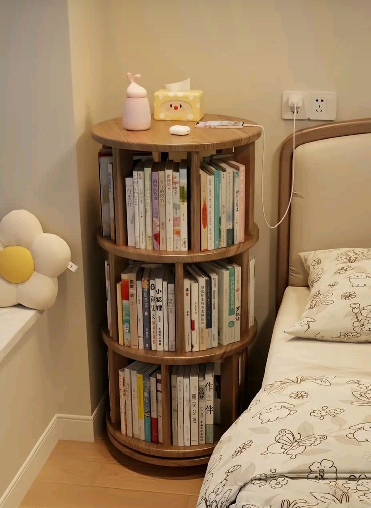 Compact Bookshelf Ideas, Book Shelves For Small Rooms, Book Shelf Small Room, Book Shelf Small Spaces, Book Storage Aesthetic Bedroom