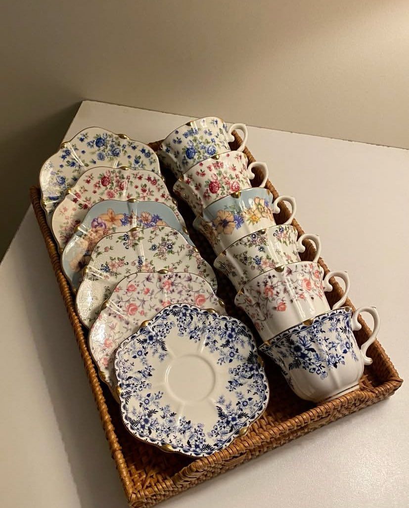 Kitchen Decor Collections, Crockery Design, Antique Dishes, Pretty Mugs, Cute Kitchen, Dream House Interior