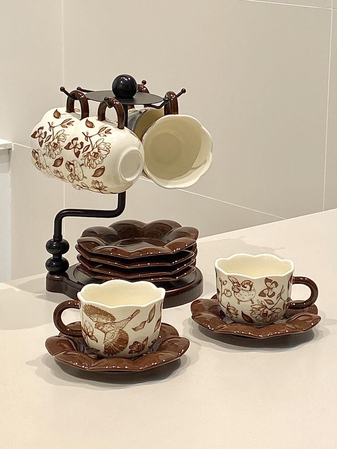 Tea Sets, Kettle Aesthetic, Dinner Set Design, Kitchen Decor Collections, Crockery Design, Cute Furniture, Pretty Mugs