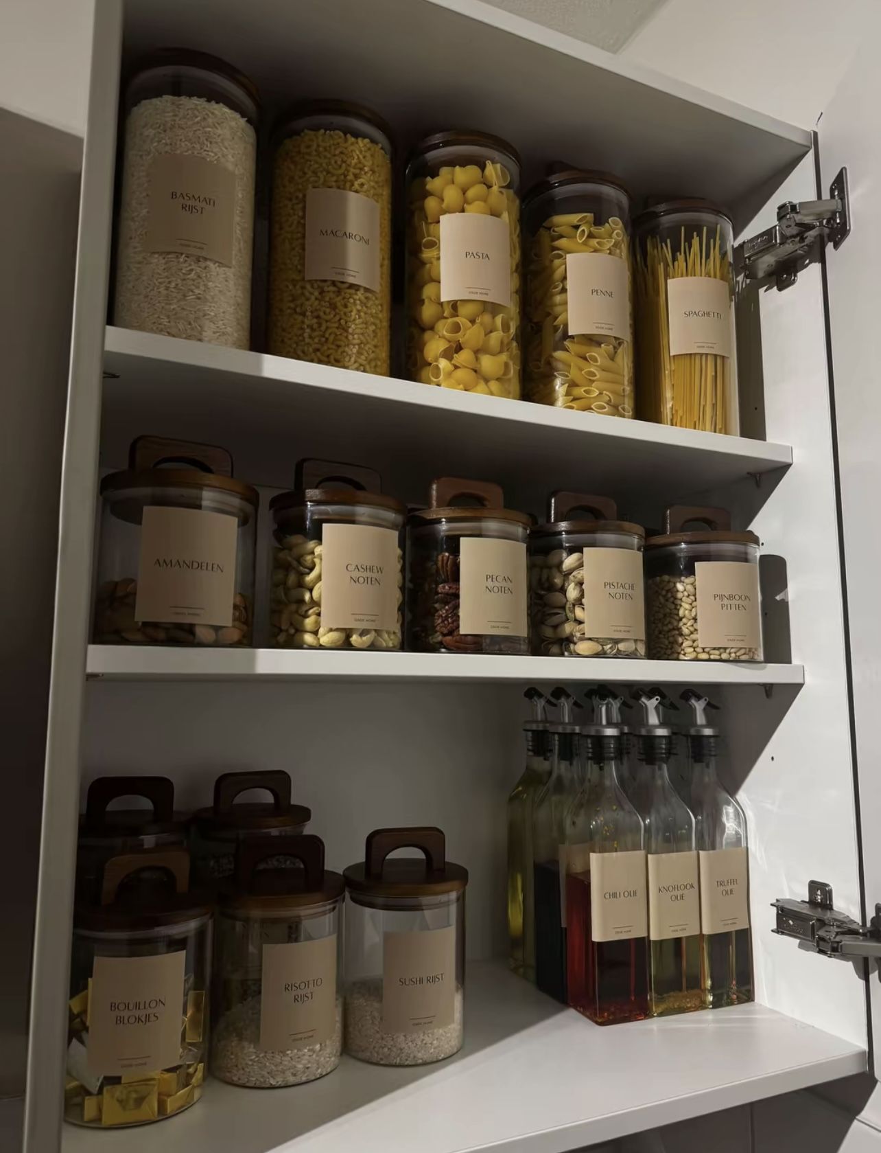 Organization Supplies, Aesthetic Kitchens, Kitchen Things, Kitchen Essentials Aesthetic, House Organisation, Apartment Needs, Kitchen Organization Pantry