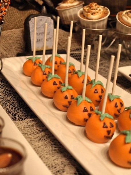 Halloween Food Treats, Cuisine Halloween Facile, Cute Fall Desserts Halloween Party, Halloween Food Cute, Cake Pops Pumpkin
