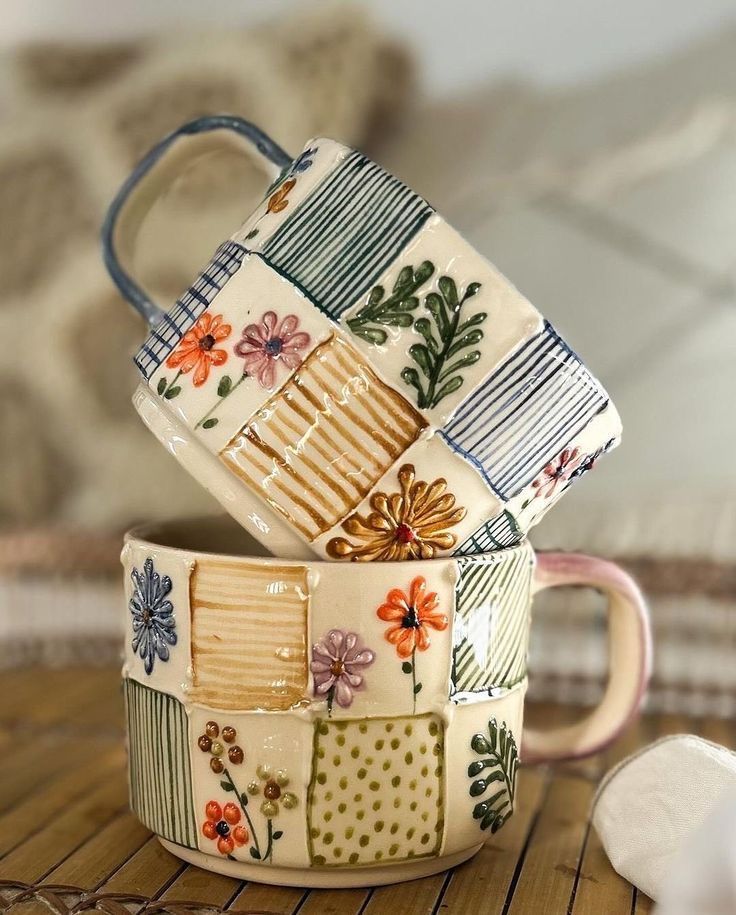 Painted Clay Mugs, Pottery Mugs Painting, Clay Mugs Painting, Clay Mug Painting Ideas, Painting Pottery Mug, Painted Pottery Mug