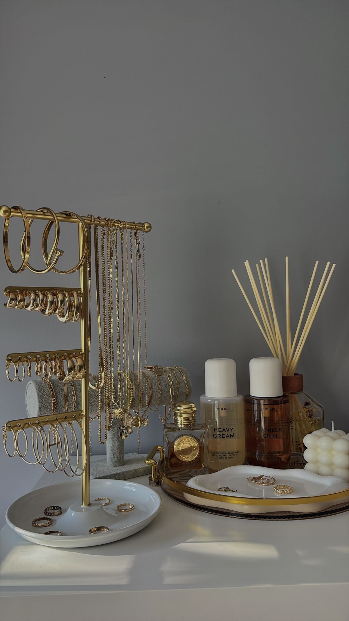 Gold Rooms, Room Renovation, Dresser Decor, Room Redo, Redecorate Bedroom, Room Redesign, Girly Room, Cozy Room Decor, Dream Room Inspiration