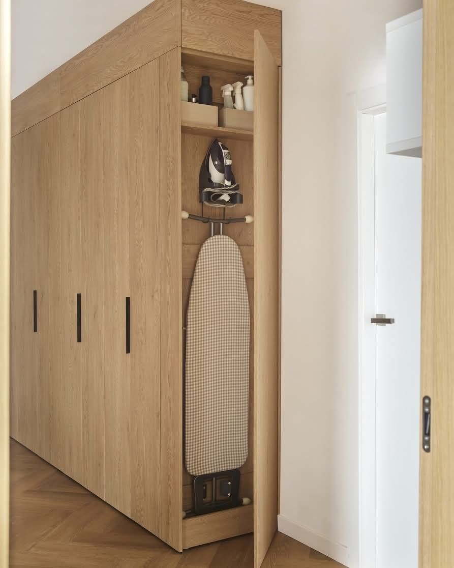 Koti Diy, Home Hall Design, Interior Design Your Home, Hall Design, Laundry Room Design, Idee Arredamento Soggiorno