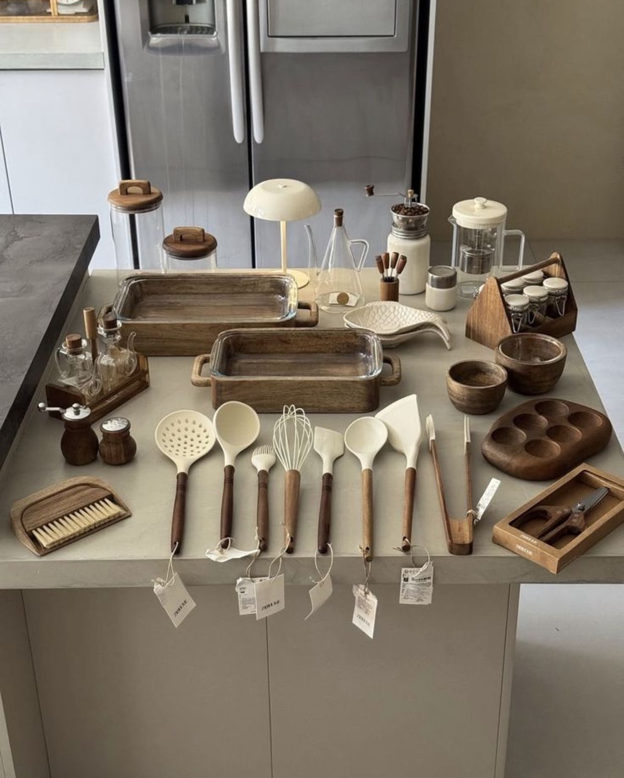 Decoration Ideas Kitchen, Kitchen Item, Kitchen Tools Aesthetic, Kitchen Dishware Aesthetic, Aesthetic Kitchen, Future Apartment Decor, Dream Apartment Décor