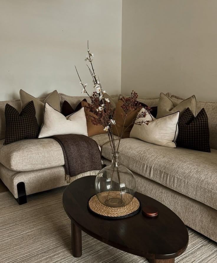 Living Room Decor and Organization Inspiration