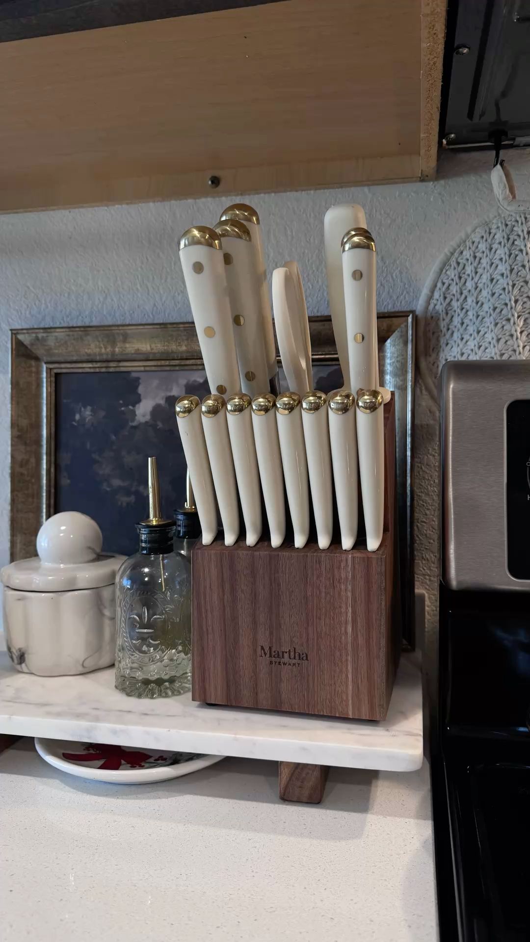 Home Items, Kitchen Wear, Kitchen Appliances Aesthetic, Home Essentials, Kitchen Supplies Aesthetic, Bathroom Decor Apartment, Apartment Bedroom Décor