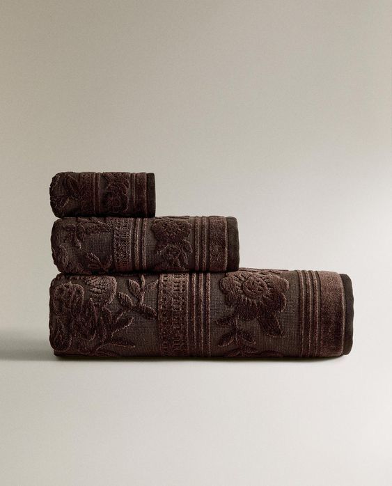 Soft Towel Set for Bathroom Storage and Styling