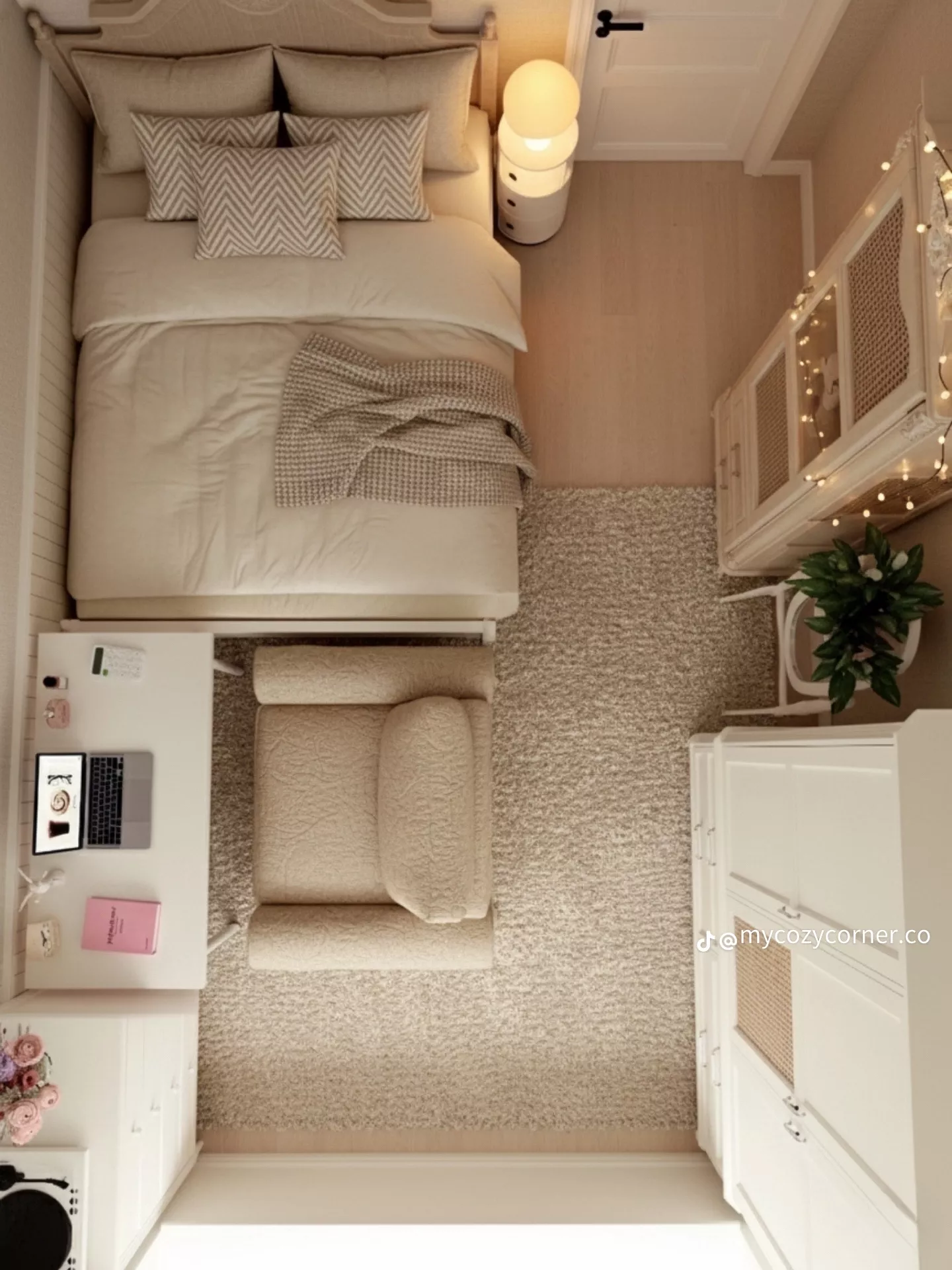 5x5 Bedroom Layout, Big Bed Small Room Ideas Layout, Long Small Room Ideas, Small Square Room Layout, Medium Size Bedroom, Bed By Door Layout