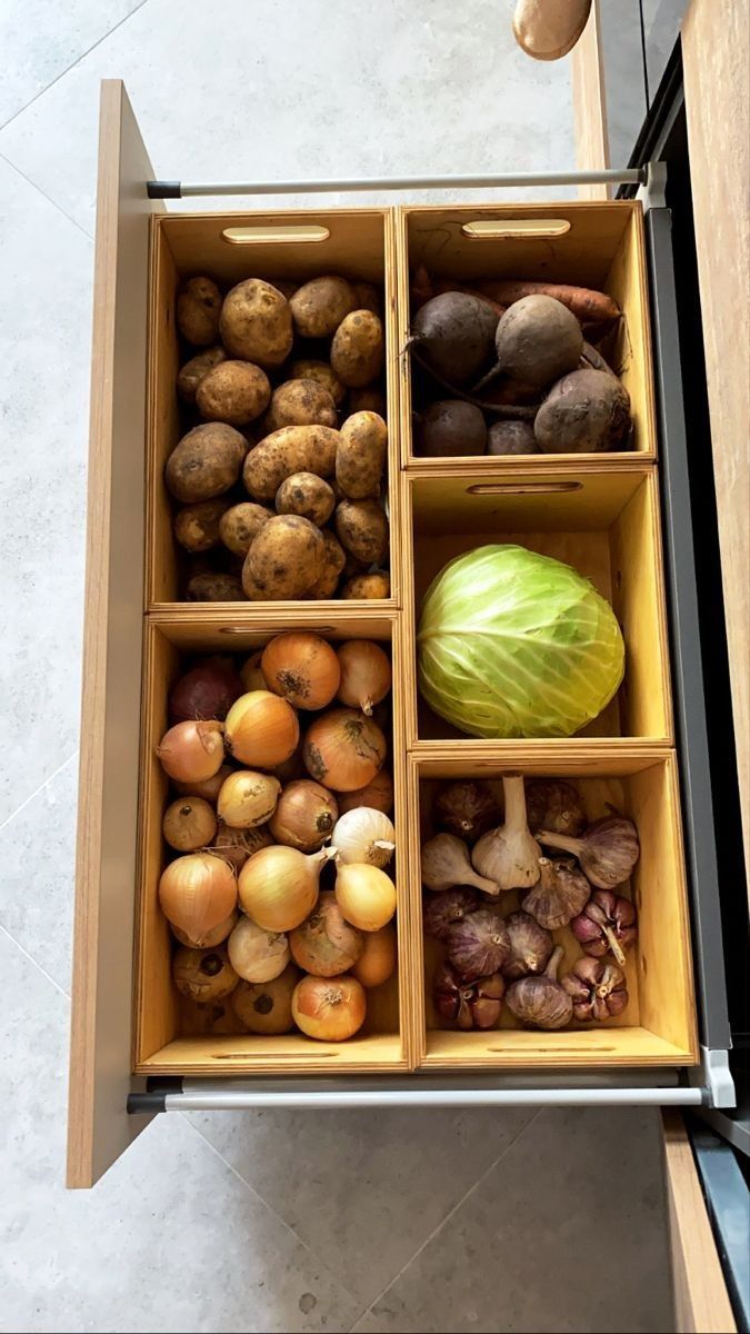 Aesthetic Food Storage Solutions, Vegetable Drawer Organization, Organized Kitchen Drawer With Vegetables, Veggie Drawer, Aesthetic Kitchen Organizer, Kitchen Organizer Aesthetic