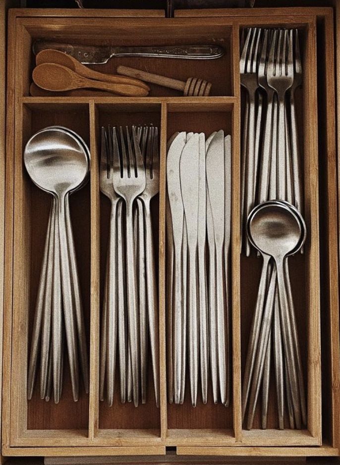 Kitchen Ware, House Must Haves, Aesthetic Dishware, Cutlery Aesthetic, Silverware Organization, Stainless Steel Kitchen Utensils, Wooden Utensils, First Apartment, Dream Apartment