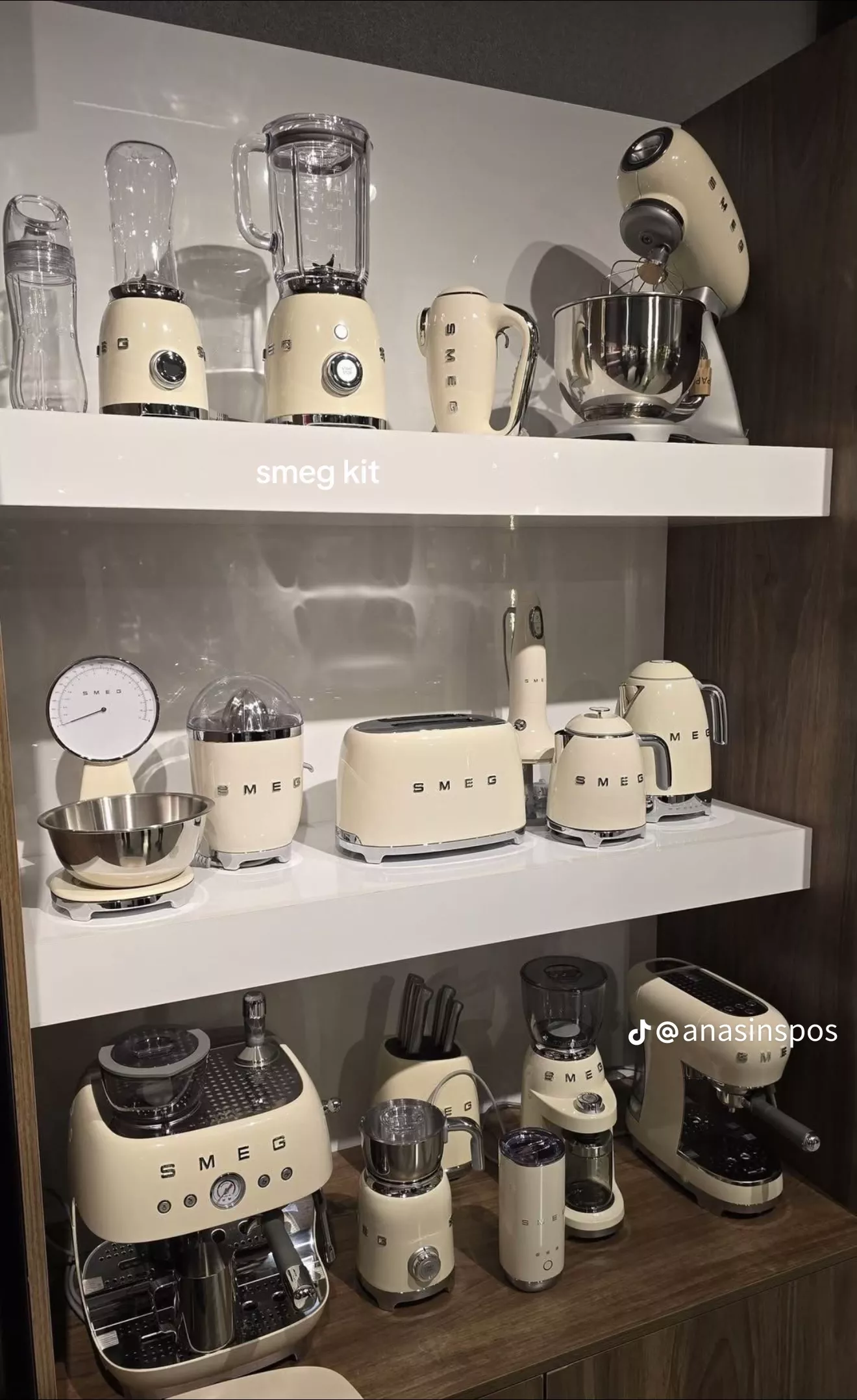 Home Decor Appliances, House Appliances Aesthetic, Dream Kitchen Appliances, Cool House Appliances, Aesthetic Kitchen Items, Fancy Kitchen Appliances, House Hold Items