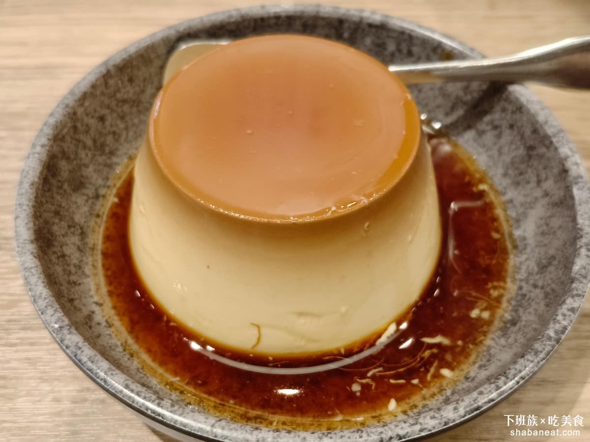 樂麵屋大直美麗華店 樂麵屋大直美麗華店菜單 樂麵屋大直美麗華店推薦 中山區美食 中山美食 招牌焦糖布丁 近期有買一送一的活動，布丁吃起來口感很扎實，甜度也非常夠，味道還不錯。 @下班族的美食計劃