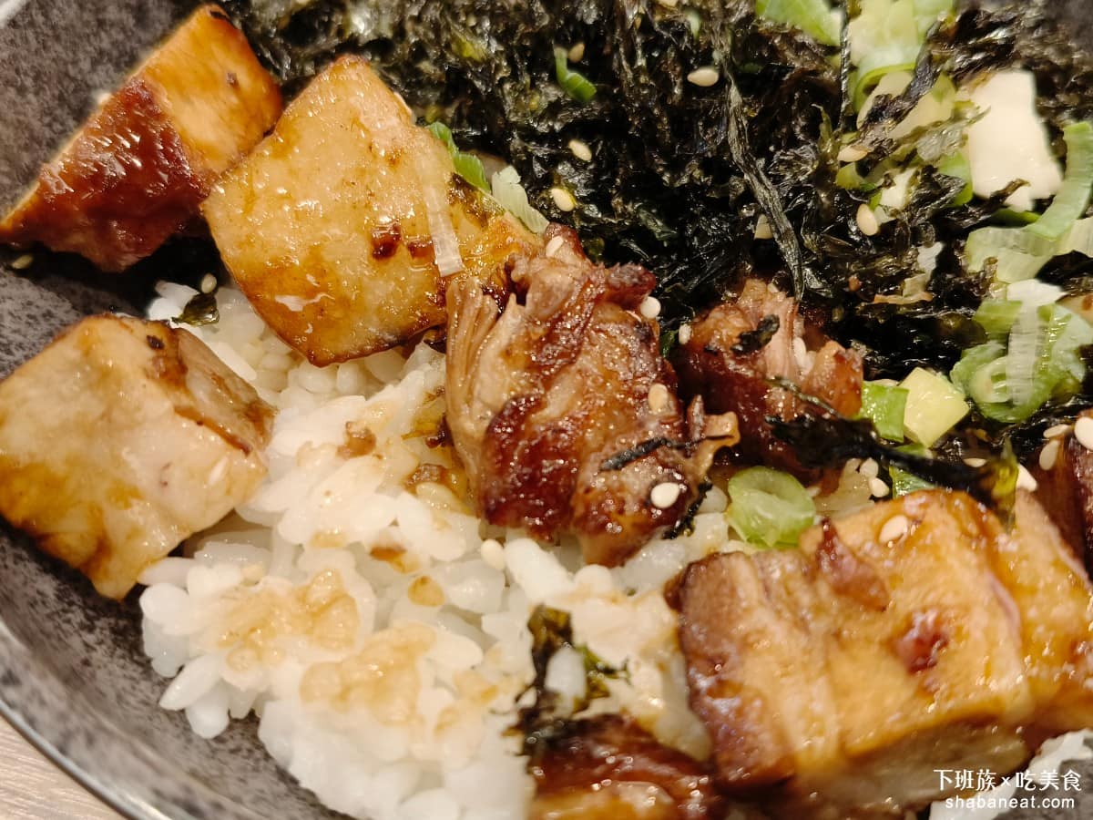 樂麵屋大直美麗華店 樂麵屋大直美麗華店菜單 樂麵屋大直美麗華店推薦 中山區美食 中山美食 上次來吃味道覺得還可以，但本次來吃，叉燒肉變得很乾很硬，下次可能不會再點這一個。 @下班族的美食計劃